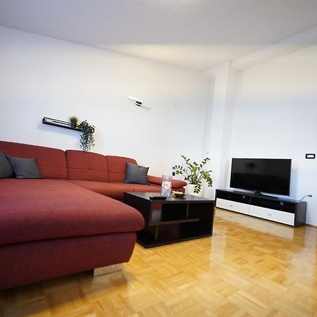 Apartments Loncar-Near Zrce Beach Novalja Luaran gambar