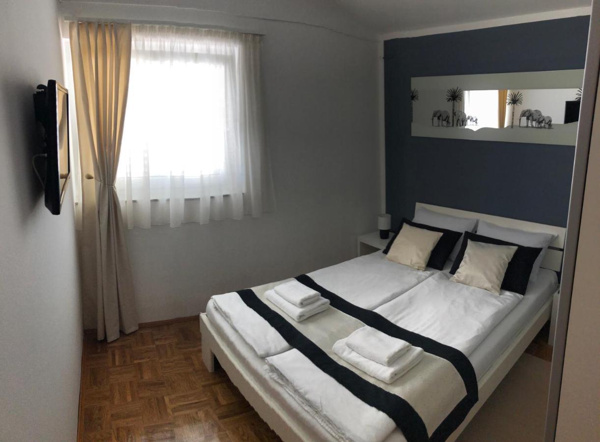 Apartments Loncar-Near Zrce Beach Novalja Luaran gambar