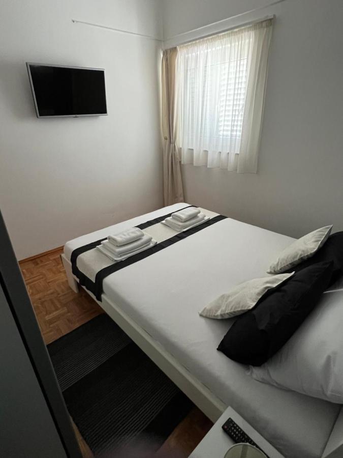 Apartments Loncar-Near Zrce Beach Novalja Luaran gambar