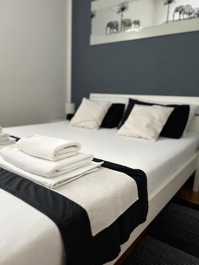 Apartments Loncar-Near Zrce Beach Novalja Luaran gambar
