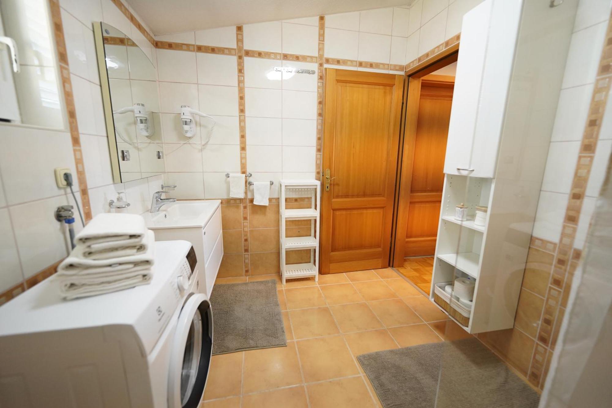 Apartments Loncar-Near Zrce Beach Novalja Luaran gambar