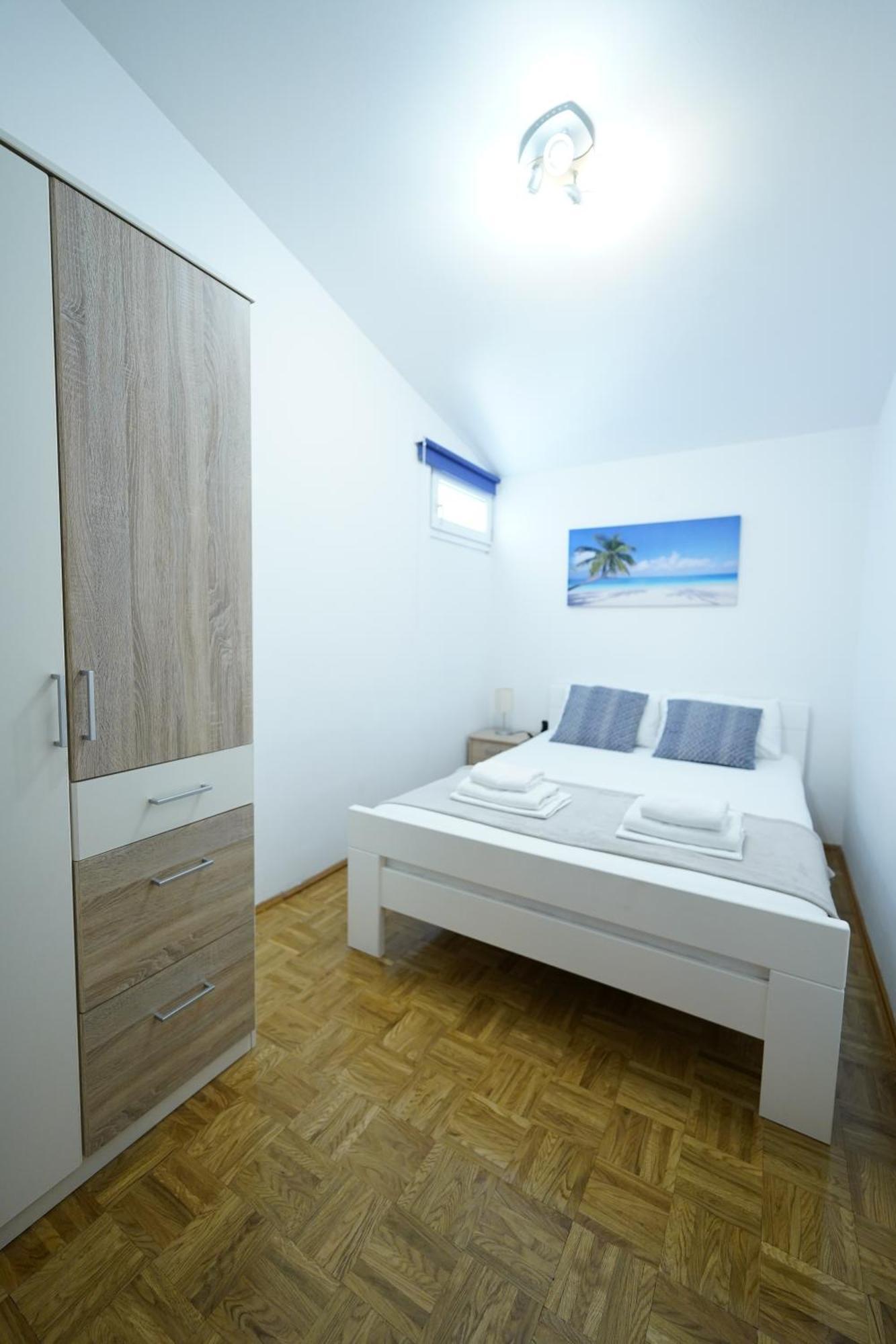 Apartments Loncar-Near Zrce Beach Novalja Luaran gambar