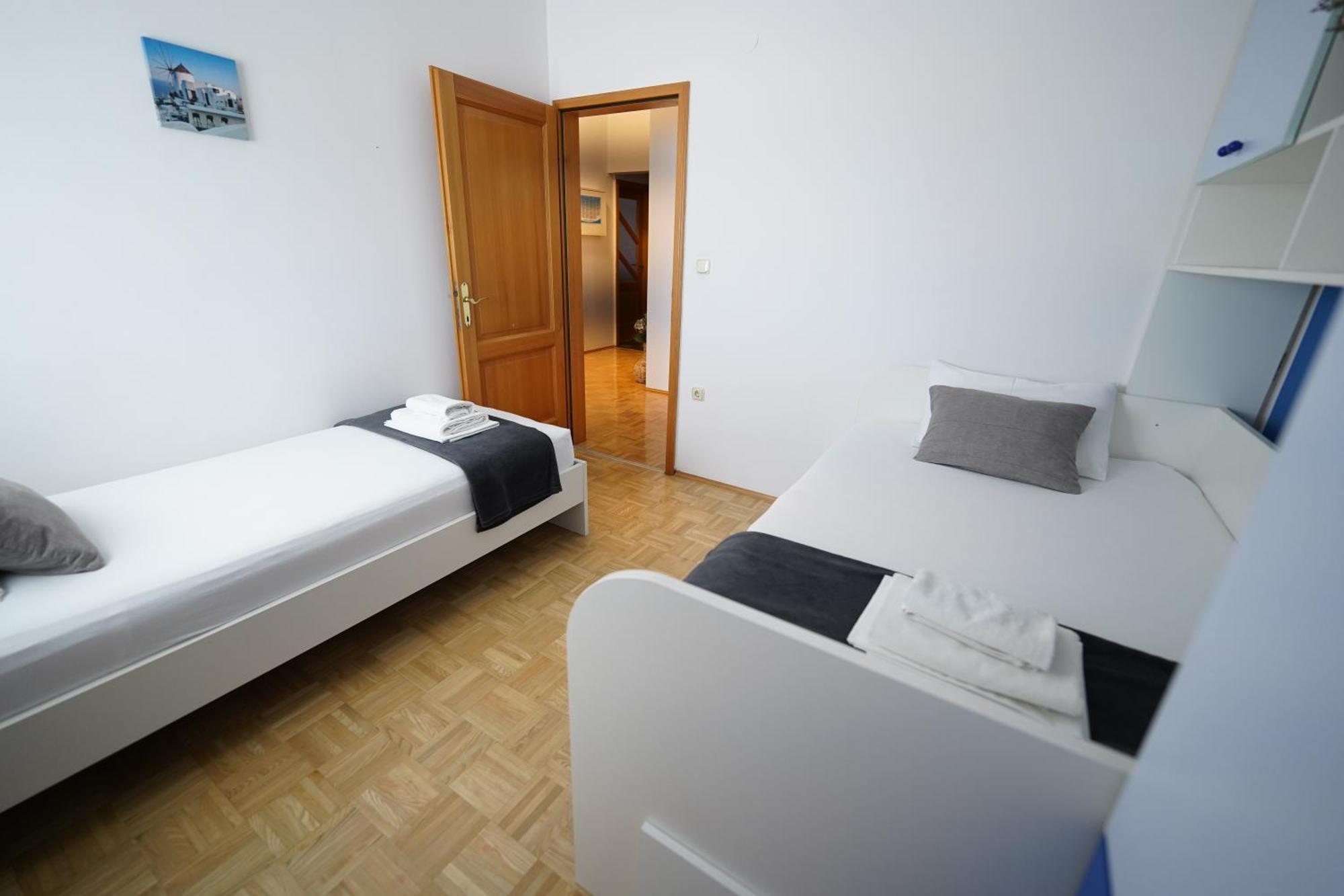 Apartments Loncar-Near Zrce Beach Novalja Luaran gambar
